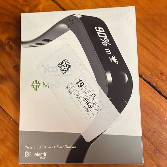 NWT Yoo Medi-Share bluetooth calorie counter waterproof fitness sleep tracker